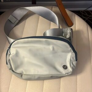 lulu belt bag 🍋